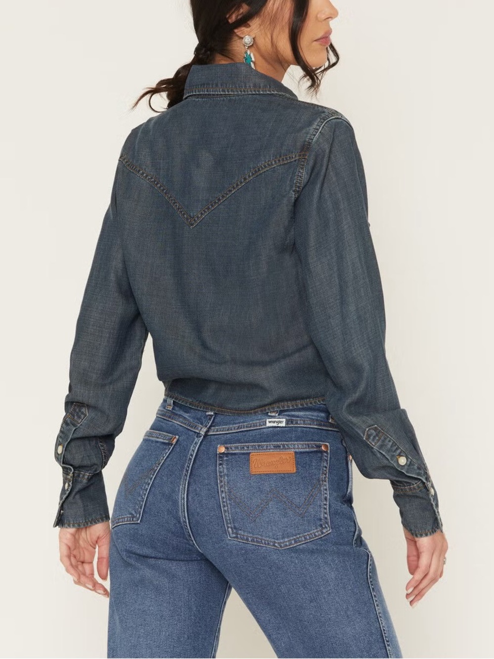 WRANGLER WOMEN'S TIE FRONT WESTERN SHIRT. Size L. MSRP $54.99 - Picture 3 of 17